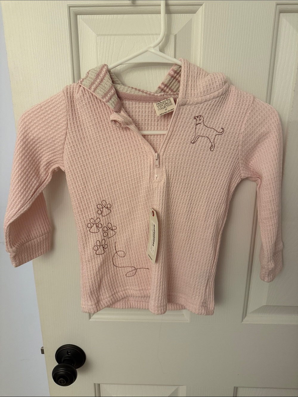 Black dog Girls' Pink Waffle-Knit Hoodie Top with Embroidered Dog
